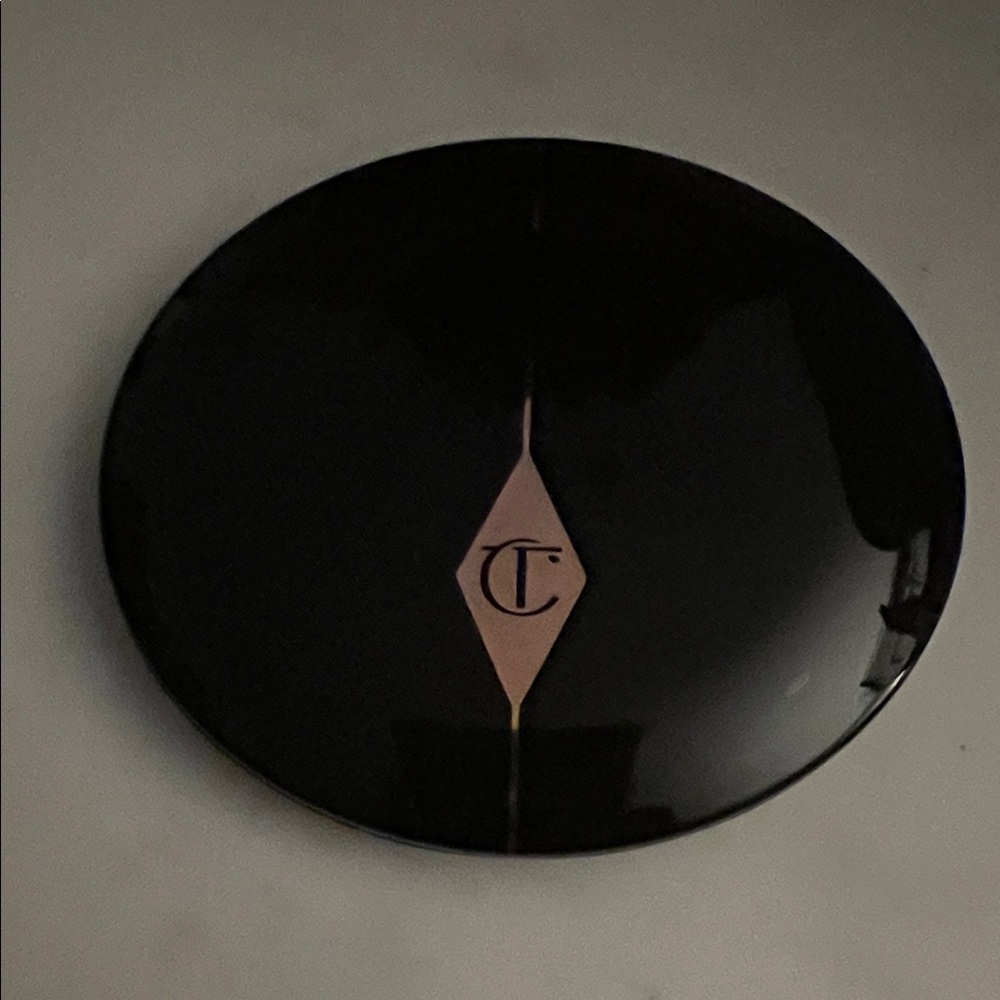 Charlotte Tilbury Cheek to Chic in First Love